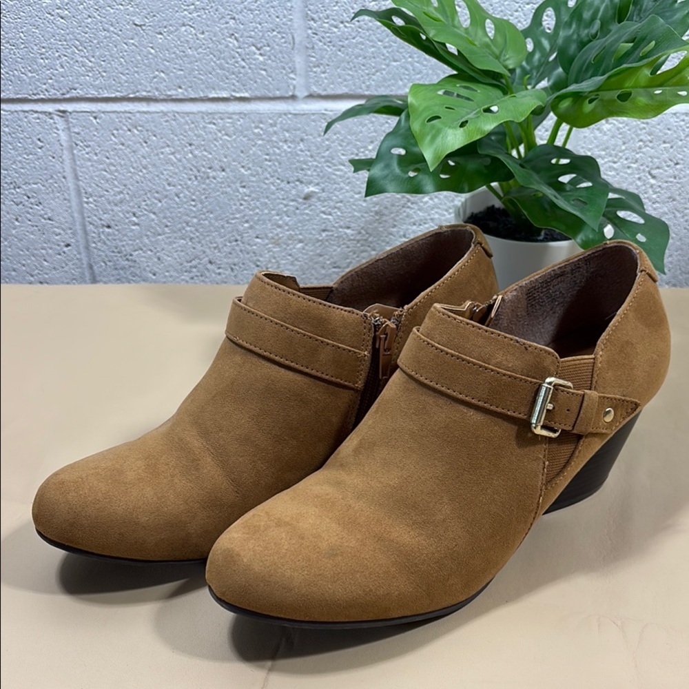 American eagle Tan Ankle Boots​​